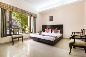 Отель FabHotel Exotica Greenpark - Fully Vaccinated Staff  Нью-Дели